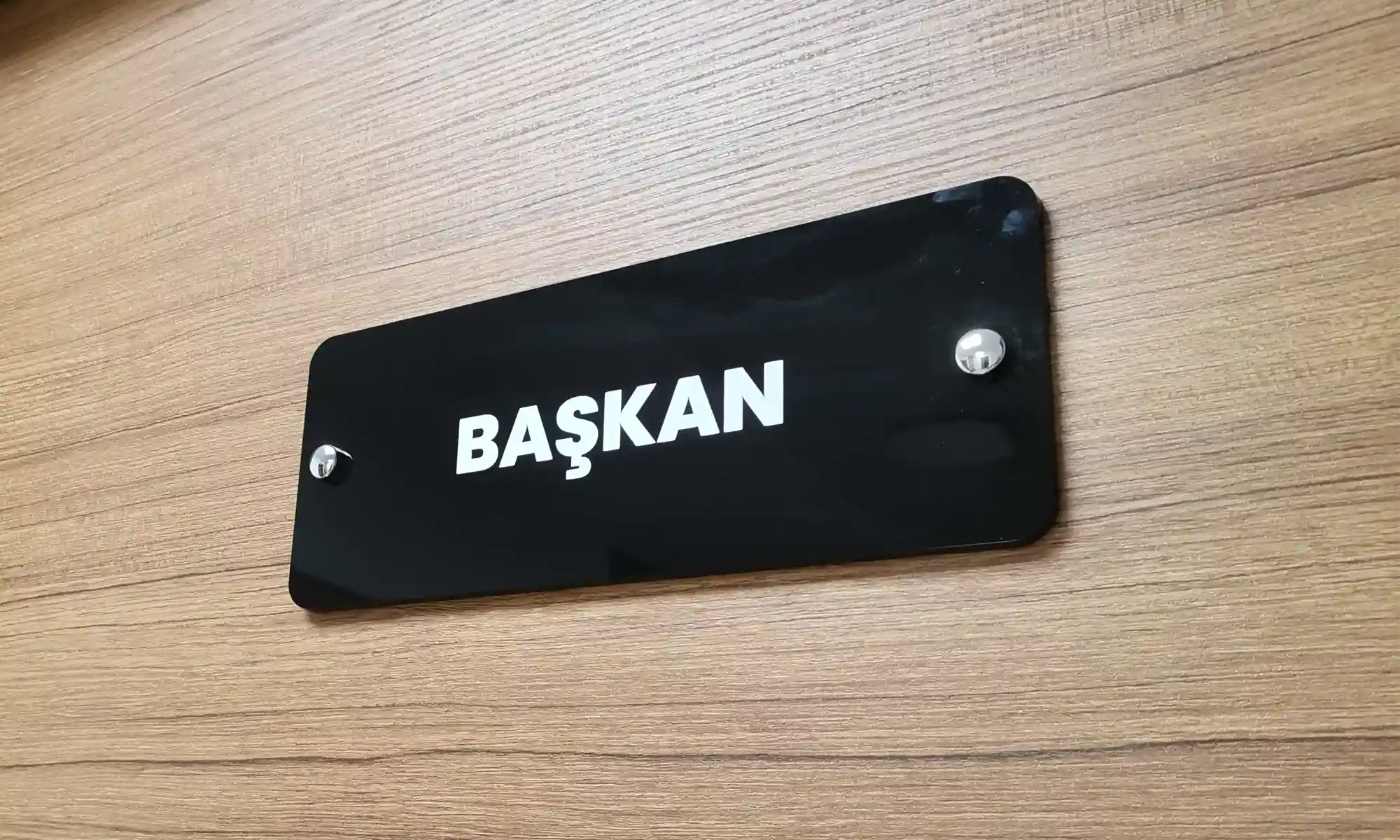 Ataşehir ofis kapı isimliği
