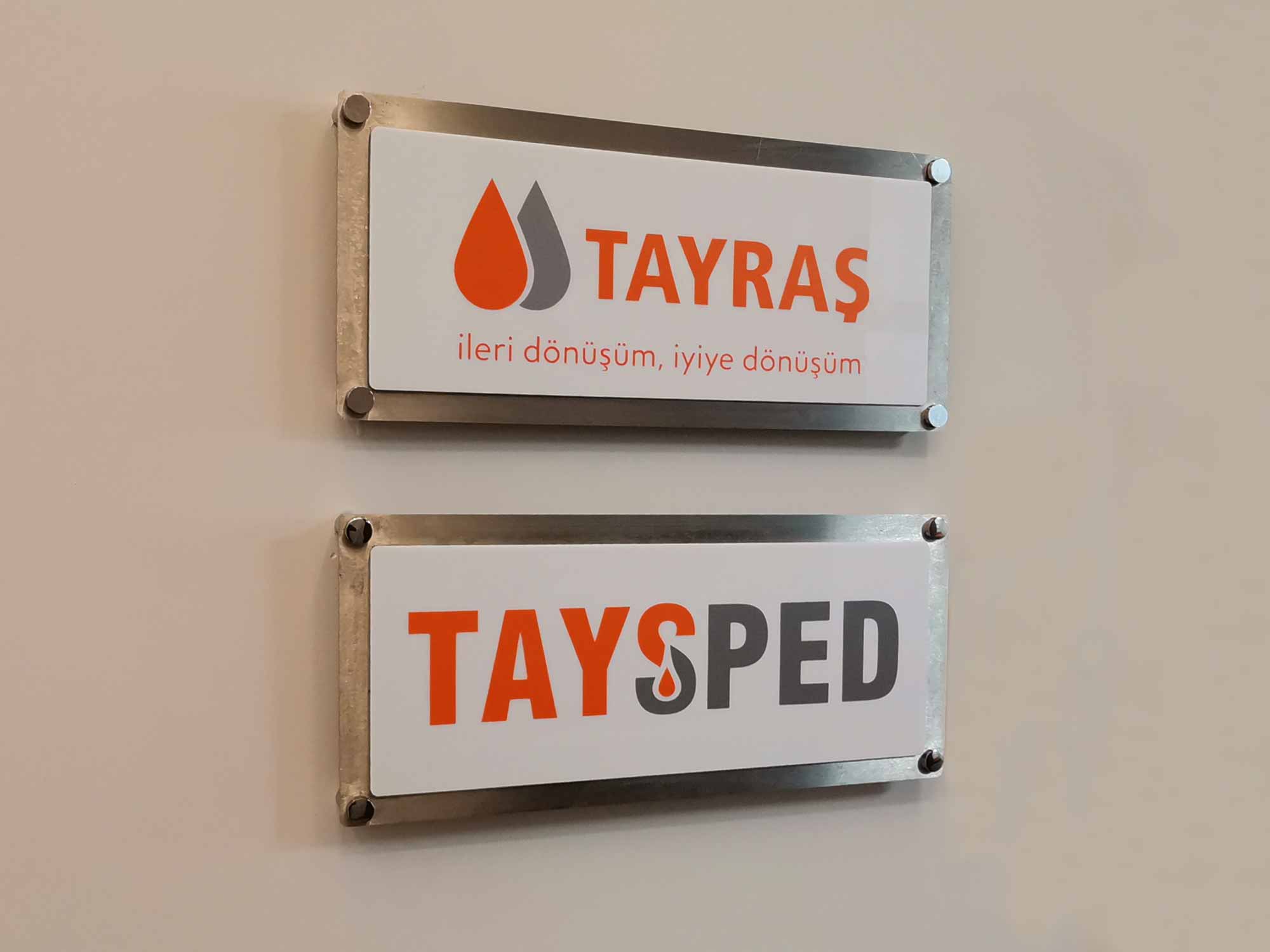 Kapı tabelaları çeşitleri ve ofis kapı isimlikleri
